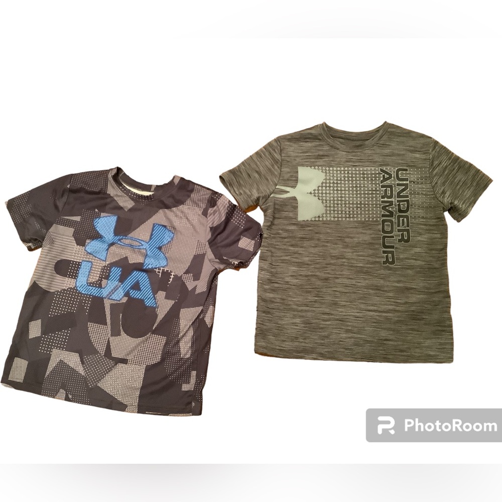 Set of 2 Under Armour heat gear loose fit tshirts. Boys YSM